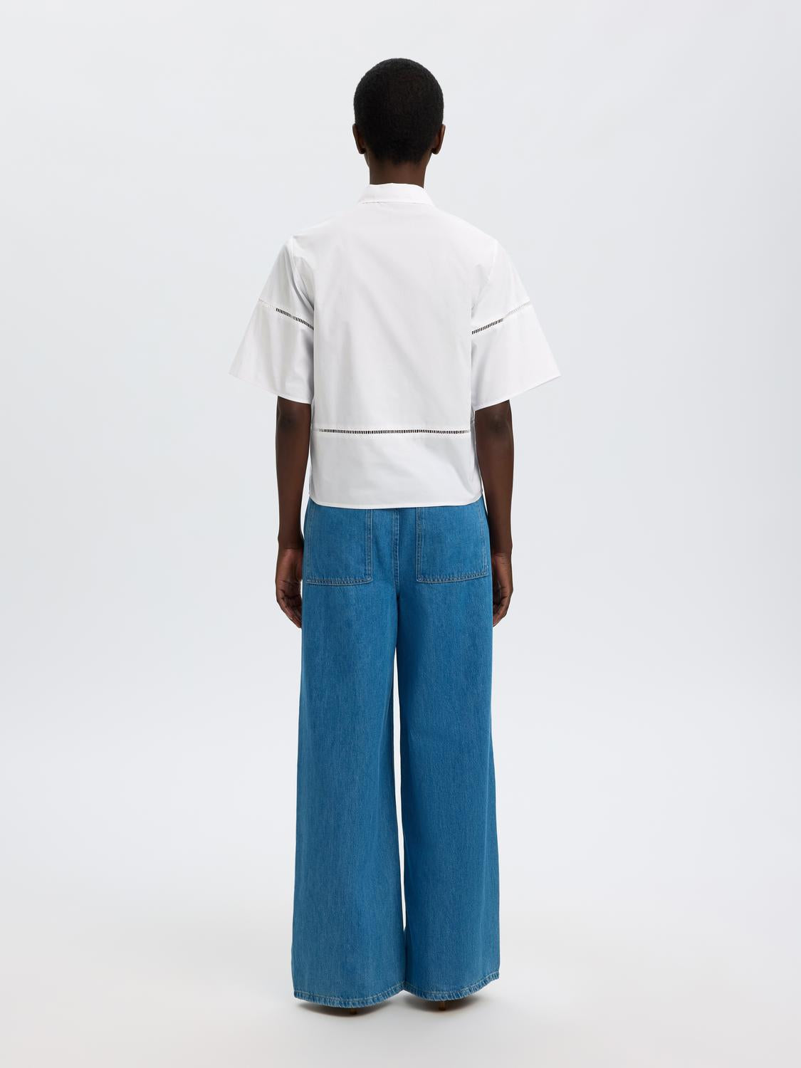 model_shot-back
